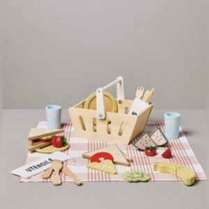 Hearth &‎ Hand Magnolia Kids 32 Piece Picnic Basket Wood Set Toy Playset Target